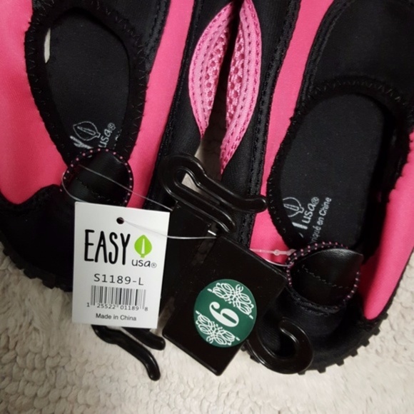 NWT Pink Water Shoes with No Slip Tread - Picture 3 of 5